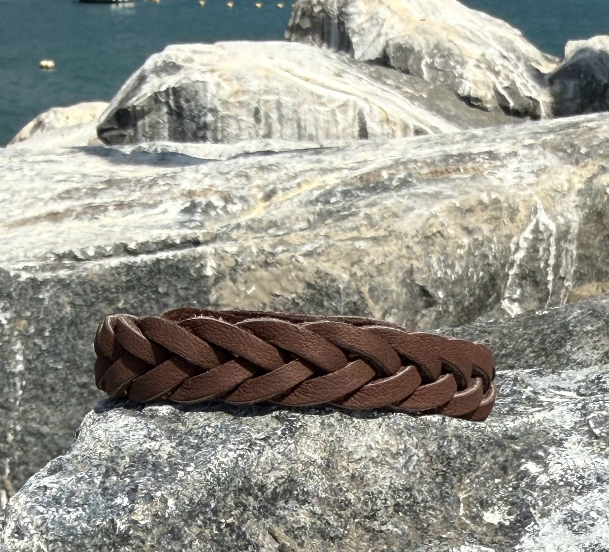 Pulsera de cuero marrón chocolate con 2 broches